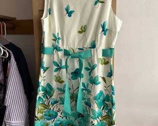 R&K Originals White/Turquoise Floral A-Line Knee Length Dress – Size 12