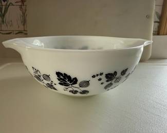 Set of 3 Pyrex Gooseberry Cinderella Mixing Bowls
