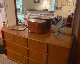 Vintage dresser/mirror