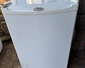 Very nice Whirlpool bar refrigerator. Works great!