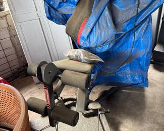 Workout station and treadmill