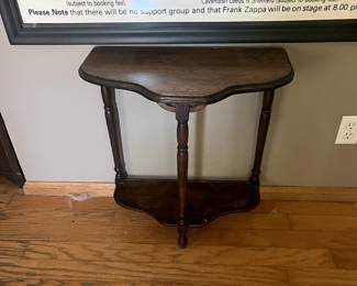 Drop leaf side table.