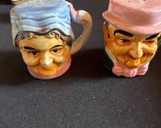 Old Man and Woman shakers