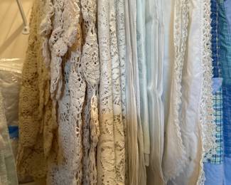 vintage lace tablecloths