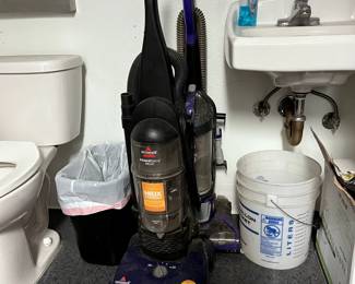 carpet cleaner, vaccum. $15
