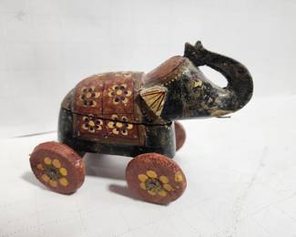 ANTQUE ROLLING WOOD ELEPHANT