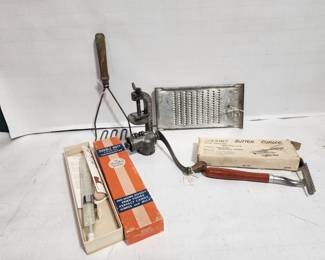 VINTAGE KITCHEN ITEMS