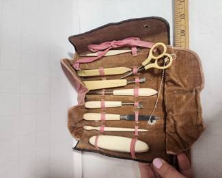 IVORY MANICURE KIT