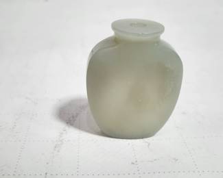 JADE SNUFF BOTTLE NO SPOON