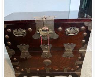 Chinese chest