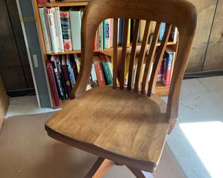 Oak swival desk chair on rollers - solid
