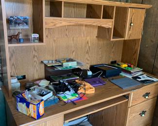 Office desk with hutch top for great storage