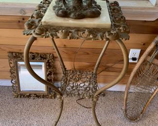 Iron and marble table / pedestal