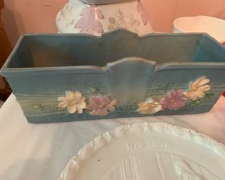 Roseville planter