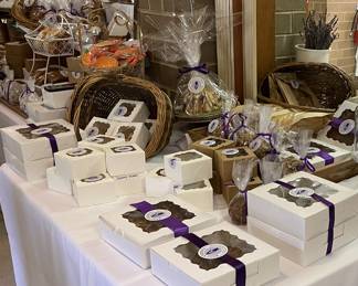 Missionary Ridge Garden Club prepares a delightful array of homemade bake sale treats, bursting with flavor! Our freshly baked breads, moist fluffy muffins,  creamy cakes with velvety frosting, irresistible cookies—chewy, crispy, or melt-in-your-mouth soft.  Each treat is made with premium ingredients.  Grab these delectable goodies before they’re gone!
