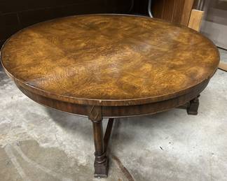 Beautiful round coffee table: 18" H and 38" Diameter