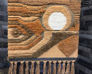 Macramé wall hanging