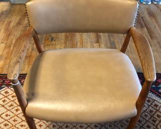 Willy Beck: Askel Bender Madsen & Ejner Larsen chair