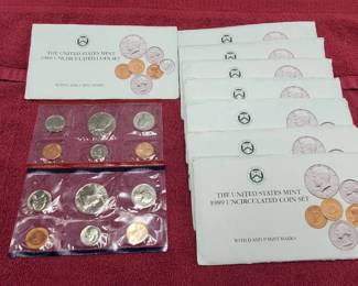 8 1989 U.S. Mint Sets