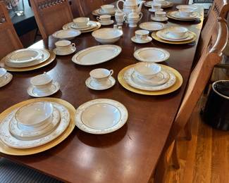 Lexington dining table with 8 chairs (2 chairs need caning to be repaired) perfect set of 6