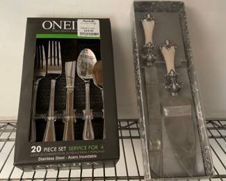 Oneida Stainless 20 Piece Set Service for 4