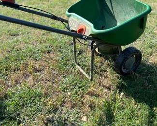Lawn spreader
