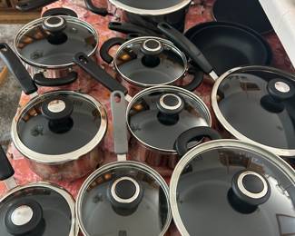 Cooks Essentials pits and pans