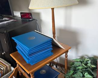 Lamp table with magazine rack