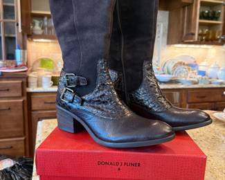 NEW DONALD PLINER BOOTS