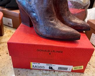 NEW DONALD PLINER BOOTS