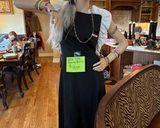 VICTORE COSTA EVENING GOWN, WIG, JEWELRY & MANNEQUIN ARE FOR SALE