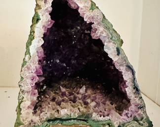 Amethyst geode
