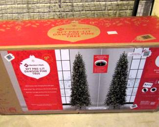 9ft pre-lit Xmas tree