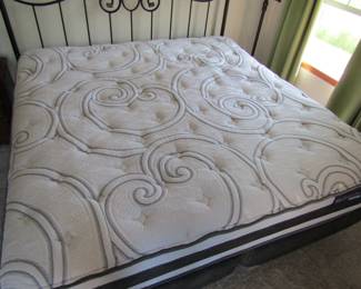 Serta King mattress
