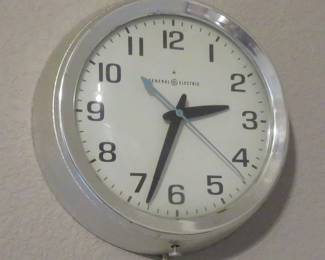 Vintage General Electric wall clock