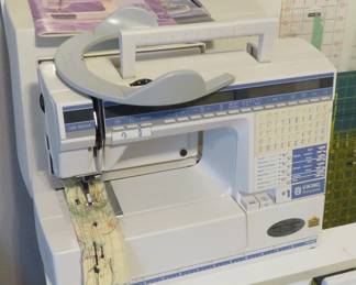 Husqvarna Viking quilting machine model 1200 from the 1990s