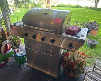 Stainless steel barbecue grill