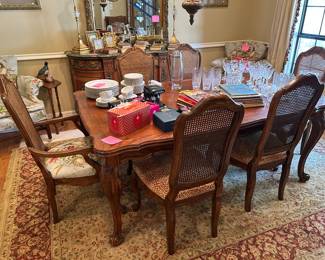 French provincial dining table with six chairs and two leaves
