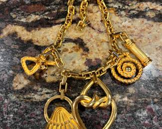 Fine Italian costume Bob necklace