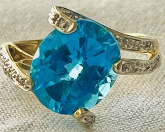 10k blue topaz and diamond fashion ring !