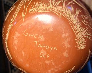 Gwen Tafoya, Santa Clara etched & inscised, red pottery jar