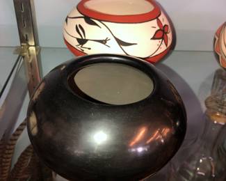 Maria Poveka Martinez, San Ildefonzo black pottery jar 5.5” w x 3” h