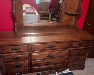This is the dresser that goes with the bedroom suite. It's in great condition.