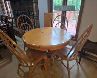 Kitchen Table With 4 Chairs