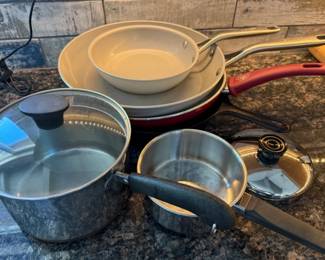 226 MiscellaneousCookwareGriswoldCastIronRevereSaucepans