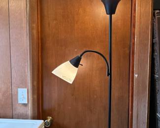 9 TouchierLampwithAdjustableSpotlight