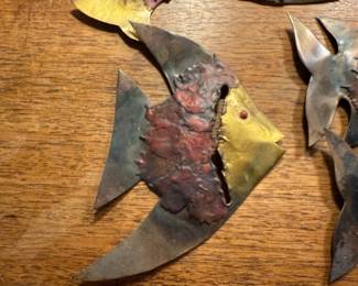 244 HandCraftedMixedMetalSchoolOf8Fish