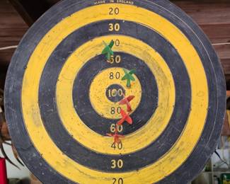 73 VintageScottsOriginalKeepdryeDartboard5Darts