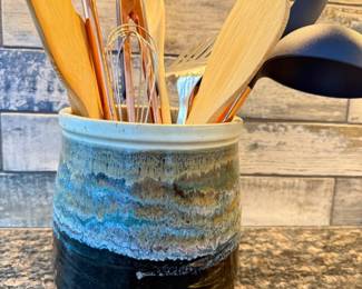 207 HandcraftedGlazedPotteryUtensilHolderUtensils