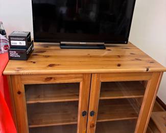 Solid Wood TV Cabinet with doors